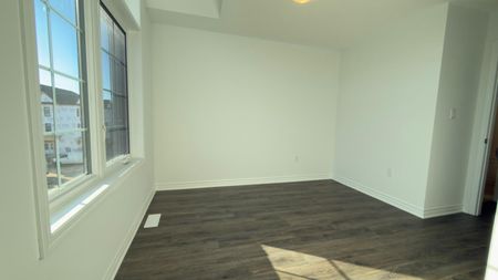 For Lease - 41 Yellow Rail Crescent, Brampton, Ontario - Photo 5