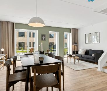Indbydende rækkehus med moderne indretning i Gistrup - Photo 1