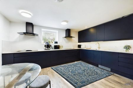 1 bedroom Flat To Let - Photo 3