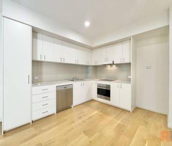 Modern Executive Living - Photo 2