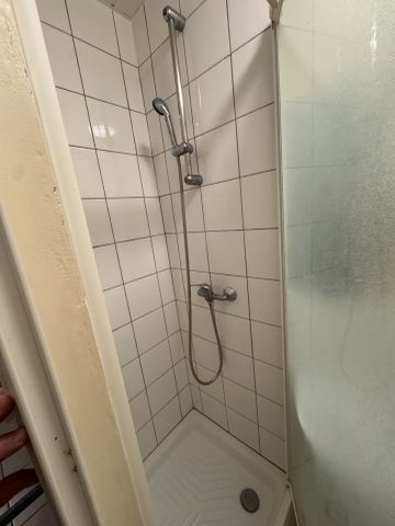 Location Appartement 1 pièce 9m² NIMES 30900 - Photo 5