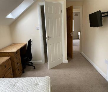 4 bedroom semi-detached house to rent - Photo 2