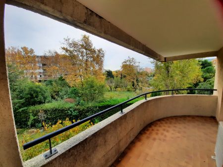 Location Appartement 2 pièces 48m² MARSEILLE 8ème - Photo 5