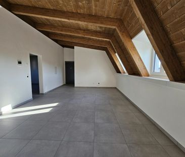 Nuovo 4.5 locali all'ultimo piano con travi a vista - Foto 4