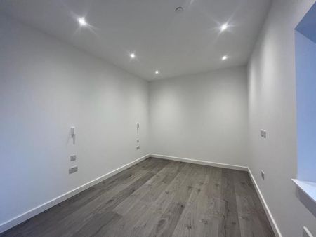 Liongate House, Guildford, GU1 - Photo 2