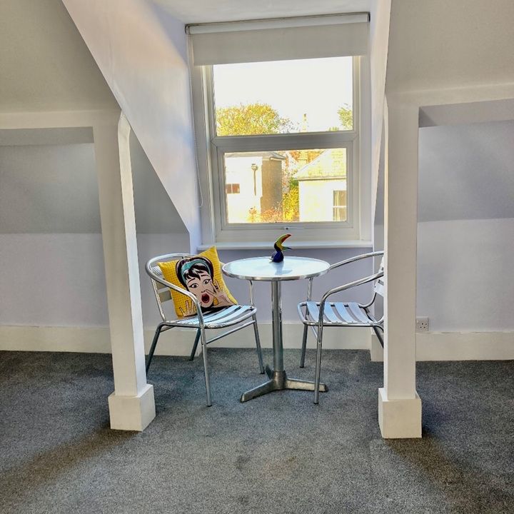 1 Bed Flat, Grosvenor Road, W4 - Photo 1