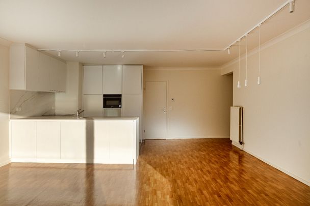 Gerenoveerd 3 kamer appartement te huur in hartje Koksijde. - Foto 1