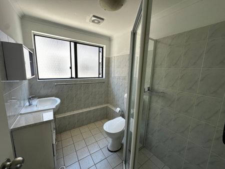 Immaculate first floor apartment - Photo 3