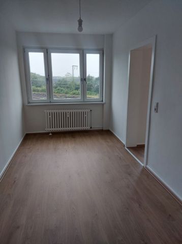 3-Raum-Wohnung in Duisburg-Duissern mit Balkon - Foto 4