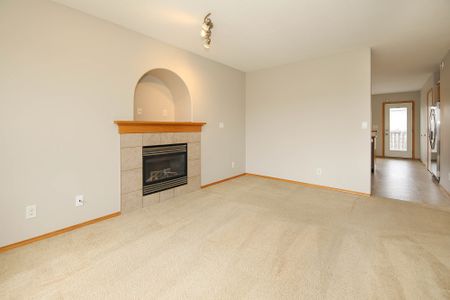 Beautiful Home in Kentwood - Photo 4