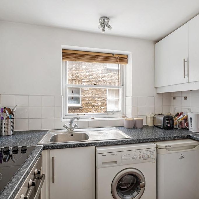 Studio to rent - Photo 1