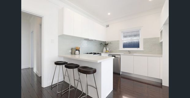 Seaside Sophistication: Luxurious Duplex - Photo 1