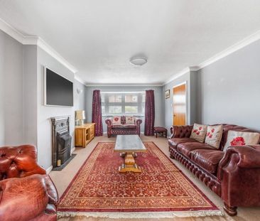 4 bedroom detached house to rent - Photo 2