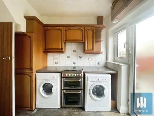 3 bedroom end of terrace house to rent - Photo 1