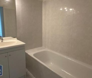 Location Appartement 3 pièces 70m² LEGUEVIN 31490 - Photo 4