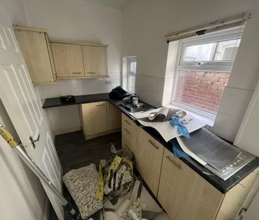 2 bedroom terraced house to rent - Photo 4