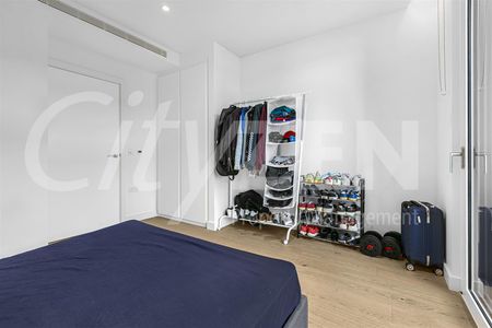 Signature House, 4 Jubilee Walk, London - Photo 5