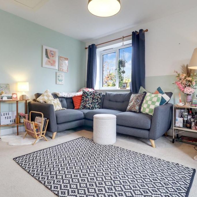 1 bedroom coach house to rent - Photo 1