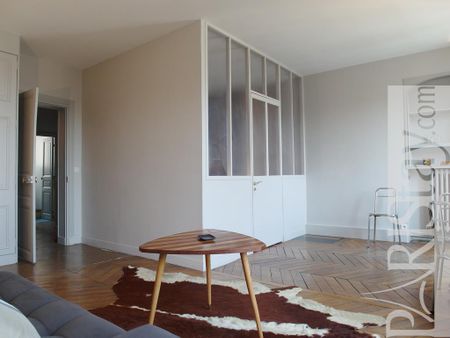 Apartment Paris Balcony on Arts et Metiers - Photo 2