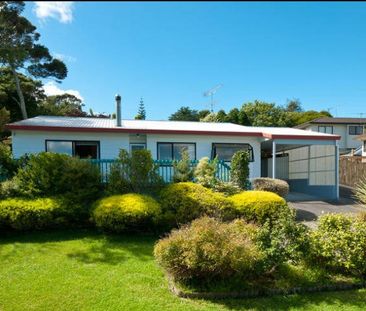 Spacious Family Home Across a Park in Bayview - Photo 5