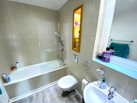 3 bedroom house share to rent - Photo 3