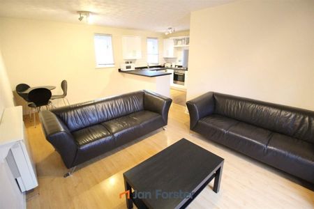 2 Bedroom Apartment - Photo 4