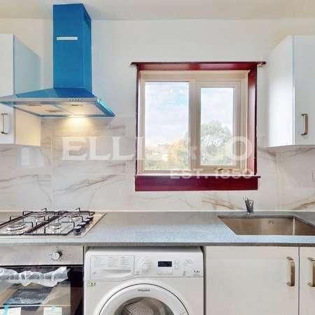 Costons Lane, Greenford, UB6 - Photo 1
