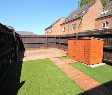 2 bedroom end of terrace house to rent - Photo 2