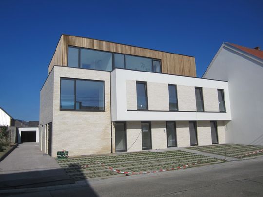 Lichtrijk nieuwbouwappartement v 84m² gelegen op het gelijkvloers met zuidgericht terras. - Photo 1