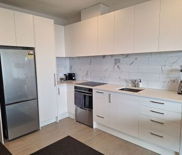 Sunny Apartment with Pool - Photo 4