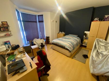 3 bedroom flat to rent - Photo 5