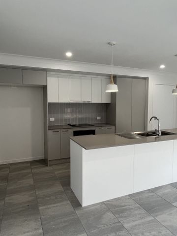 Prime Location, Brand New Duplex with Solar! - Photo 4