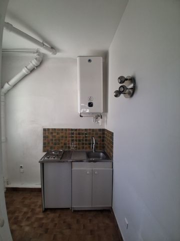 PARIS 6e Rue de Sèvres / Le Bon Marché Studio avec mezzanine Vue dégagée - Photo 2