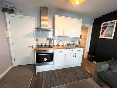 1 bedroom flat to rent - Photo 5