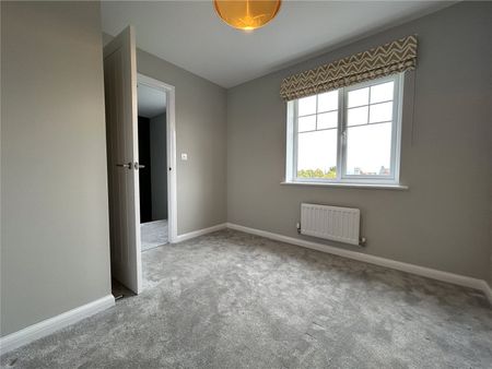 Elizabeth Close, Wellington, Somerset, TA21 - Photo 3