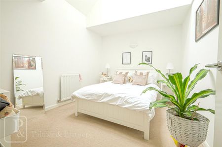 2 bedroom coach house to rent - Photo 3