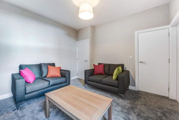 4 bedroom terraced house to rent - Photo 1