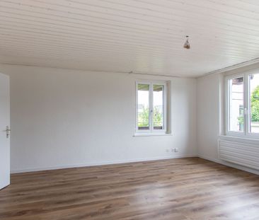 Beautiful 3-room apartment in Meyriez – on the 1st floor with a porch - Photo 6