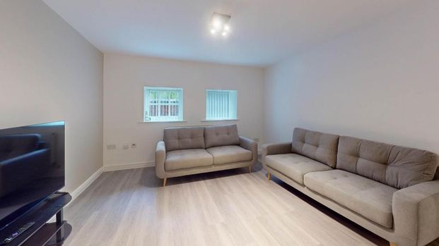 5 bedroom flat to rent - Photo 1