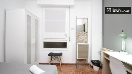 barcelona, Catalonia 08037 - Photo 2