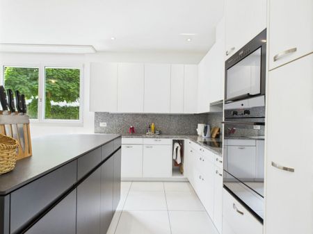 Bel appartement avec jardin dans la vieille ville - Photo 2