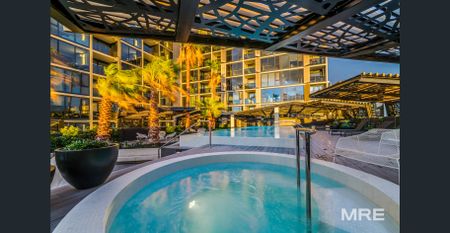 Designer apartment with resort style facilities - Photo 2