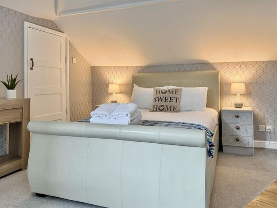 Avenue Victoria, Scarborough - Photo 1