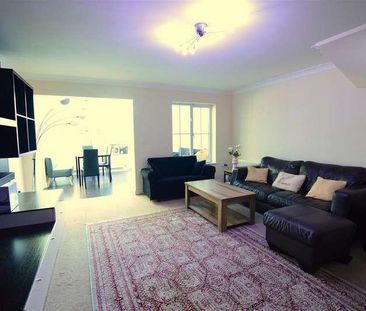 Broomfield Gate, Slough, SL2 - Photo 4