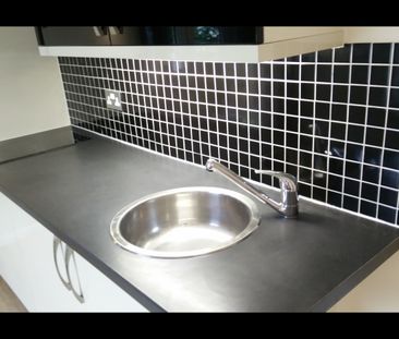 Studio Flat, Langhorn Road, SO16 - Photo 3