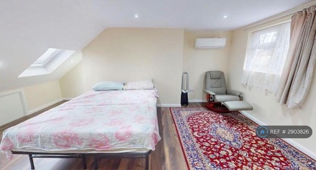 5 bedroom semi-detached house to rent - Photo 1