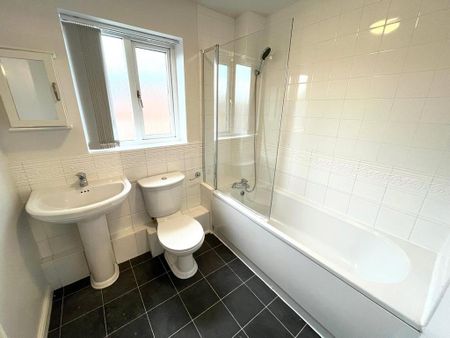 3 bedroom end of terrace house to rent - Photo 3