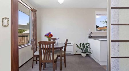 Spacious & Sunny in Casebrook - Photo 2
