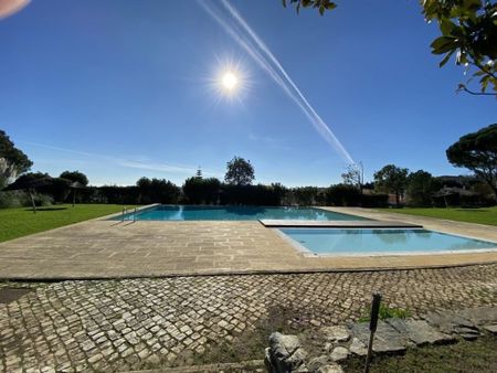 2 bedroom luxury Apartment for rent in Beloura (Sao Pedro Penaferrim), Sintra, Lisbon - Photo 2