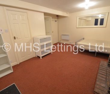 9 Bedroom Mid Terraced House for rent in Hanover Square - Photo 4